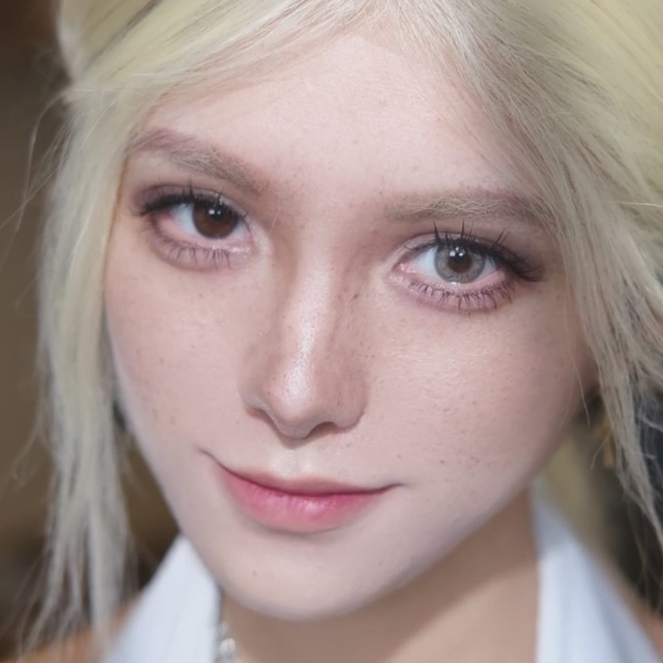 Starlight Blue Daily Contacts wearing effect